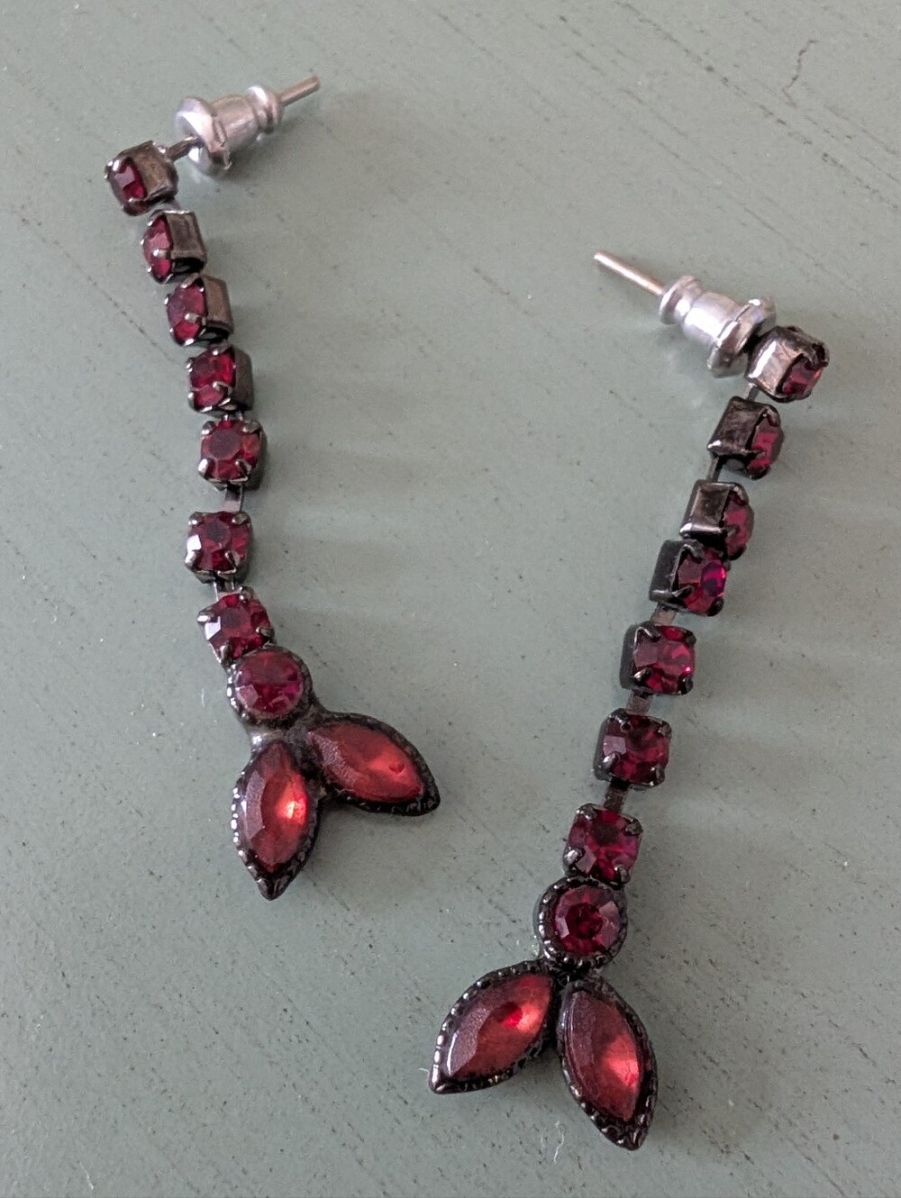 Elegant Vintage Dark Red Dangle Earrings - Picture 3 of 6